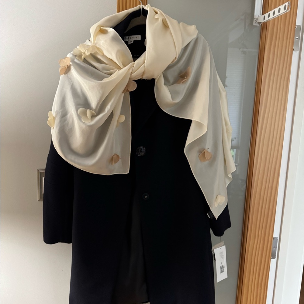 nOir 100% Silk  Cream and Tan Scarf with Floral Appliqués Approx 23”x 72”